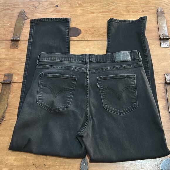 Woman’s Levi’s  Classic Straight Black Jeans Size 14 - Picture 5 of 10